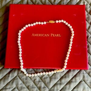 American pearl necklace